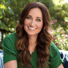 Mindy Hair's Instagram, Twitter & Facebook