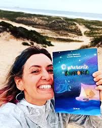 Cora e a cidade sem cor