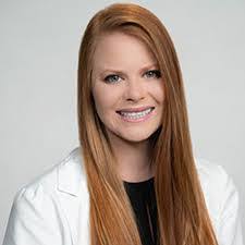 Nicole Grammer's Instagram, Twitter & Facebook