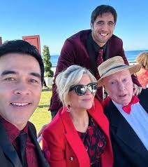 𝗗𝗥𝗢𝗣 𝗔 𝗛𝗘𝗔𝗥𝗧 𝗜𝗙 𝗬𝗢𝗨 𝗟𝗢𝗩𝗘 𝗪𝗔𝗧𝗖𝗛𝗜𝗡𝗚 HOME AND  AWAY!!❤️❤️❤️