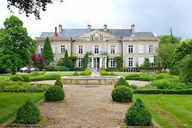 Is your home a detached brick colonial? Front Yard Garden And Landscaping Front Yard Garden Front Yard Luxury Garden