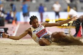 Afsluiten deed hij met 52m92 in het speerwerpen en 4'3784 op de 1.500 meter. Nafi Thiam Verovert Zilver Op Wk Atletiek Goud Voor Grote C De Standaard Mobile