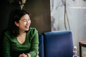 可能有人認為「那個離婚的50歲大嬸」對我會造成批評貶抑。 嗯，我本人快50歲，好好化妝會長這樣（誠實）。 臨床醫學、分子醫學雙碩士，醫學博士。 出過二本書： 診間裡的女人 #診間裡的女人2 目前在 鏡好聽 有podcast 節目診間裡的女人 10年國際醫療服務經驗。 æœ±å…¨æ–Œ æž—éœå„€ äº«å—å§ ä¸€å€‹äººçš„ç·´ç¿'æ›² è¾²å‚³åª'