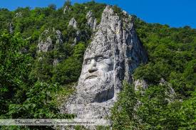 Degradat, prost interpretat, magnificul monument nu prea ii mai intereseaza pe istoricii nostri. Statuia Chipul Lui Decebal Munti Aventura In Romania