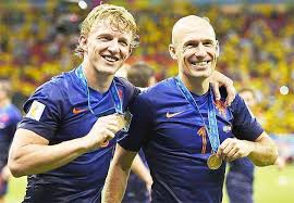 Este vídeo foi legendado por rudimar birgman para ser usado com. Lista De Convocados Da Selecao Holandesa Tem A Volta De Arjen Robben E O Adeus De Dirk Kuyt Superesportes
