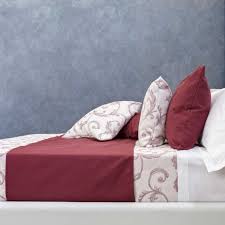 Il runner letto, detto anche fondo letto, è una striscia di tessuto che veste il letto per aggiungere un eminza > biancheria casa > biancheria da letto > copriletti, trapuntine e runner letto runner letto. Runner Letto Ignifugo Cl 1 Bordeaux Liberty