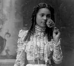 Each with a distinct finery and elegance. Medievalpoc On Twitter Hairstyles For Black Women In The Victorian Era Https T Co Xdkukzr8lg