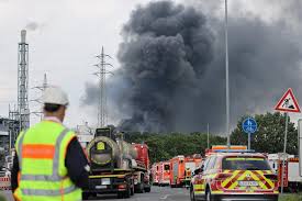 At «giftwolke über leverkusen nach explosion im chemiepark» heute.at german world news data 170 countries. 9oap8dllomg20m