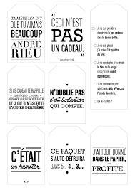 Une étiquette, un petit mot un diy super fastoche pour emballer vos cadeaux de noël avec des jolies étiquettes gratuites à imprimer. Diy Noel 20 Planches D Etiquettes A Imprimer Gratuitement Mamandiy