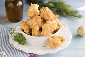 Preparazione frittelle di baccalà 2 versate la farina in una ciotola insieme alle erbe aromatiche e unite l'acqua poca alla volta; Frittelle Di Baccala Impasto Senza Lievitazione Soffici E Gonfie