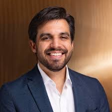 Jeff Lopez's Instagram, Twitter & Facebook