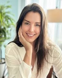 Barbara Lesniak's Instagram, Twitter & Facebook