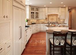 Here, we've rounded up the biggest trends designers expect to see in kitchen styles for 2021. French Country Kitchen Classic Cabinets Design