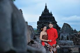 Foto prewedding lucu elegan jawa kuno klasik di candi plaosan | foto prewed hashya+reza by poetrafoto, fotografer prewedding jogja, yogyakarta prewedding photographer indonesia. 27 Foto Prewedding Jawa Kuno Klasik Lucu Elegan Di Candi Plaosan Prewed Jogja Hashya Reza Fotografer Pernikahan Prewedding Wedding Photographer Jogja Yogyakarta Indonesia