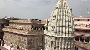 He is often believed to be an incarnation of the hindu deity ganesha. Gajanan Maharaj Temples Maharastra Bhraman