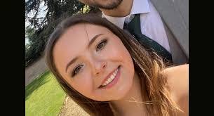 Amber Colley's Instagram, Twitter & Facebook