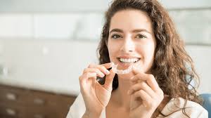 What Are the Benefits of Choosing Invisalign® Aligners Over Traditional  Braces?