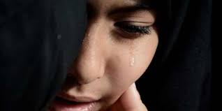 Seorang muslimah patut bersyukur jika dipertemukan dengan seorang suami yang baik dan kuat imannya. Dosa Nyata Suami Membuat Istri Menangis Inilah Com Mozaik