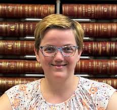 Laura Lassaline's Instagram, Twitter & Facebook