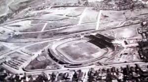 Em 2003, com o brasileirão já na reta final, teve clássico no beira rio e a distância entre ambos os clubes era considerável: Tve Reporter Estadio Olimpico Monumental Parte 1 19 07 2015 Youtube