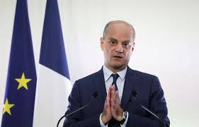 Et pour cela tous les moyens sont bons, y compris les pressions sur les fonctionnaires. Jean Michel Blanquer Announces A Dozen Criminal Proceedings After Incidents