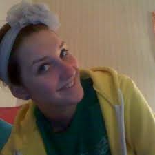 lynn lawless (@lynnie_)