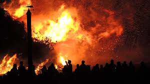 Gunung putri, bogor pada senin, 19 april 2021 malam. Lapak Ban Bekas Di Gunung Putri Bogor Terbakar Diduga Karena Sambaran Petir Kumparan Com