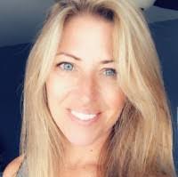 Tracy Moniz's Instagram, Twitter & Facebook