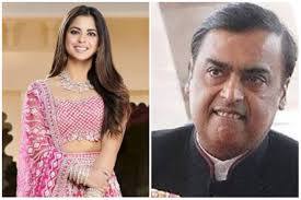 Isha Ambani repeats the blush pink lehenga for Armaan Jain's wedding,  Mukesh Ambani sends her for DNA test | The Fauxy