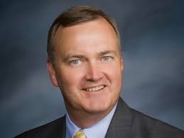 Banking group honors Davis