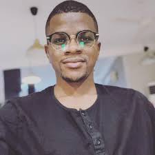 Eunice Zunon se bagare avec un apprenti