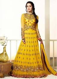 Soft net with lace border, work : Chic Anarkali Dresses To Try This Eid Fashionbuzzer Com