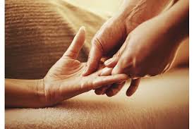 العلاقة الحميمة في زمن كورونا هل تنتقل العدوى من خلالها