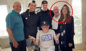 Larry king's marriage to his seventh wife, shawn king, is on the brink of collapse. Two Of Larry King S Children Have Died In The Past Month Daily Mail Online