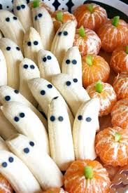 Bananen Geister Und Mandarinen Kurbisse Als Gesunder Snack Fur Deine Halloweenparty Halloween Gesund Sn Halloween Essen Gesundes Halloween Halloween Snacks