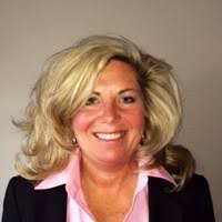 Cindy Molloy's Instagram, Twitter & Facebook