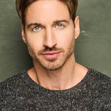 I made it to the big 4-0 birthday!!🎂 🤫shhhhh don't tell anyone! Tried to  change my user name to “travbeachguy,” but looks like I'm stuck with  beachboy, forever 😂 #birthdayboy #lovinglife