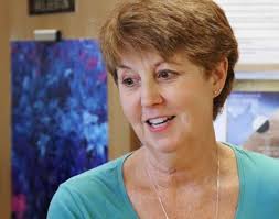 Vernon Hills teacher shares the gift of art