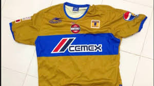 Lionel messi wore a diego maradona jersey underneath his barcelona kit. Los 10 Uniformes De Local Y Alternativos Mas Feos De Tigres