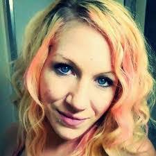 Kira Huff's Instagram, Twitter & Facebook