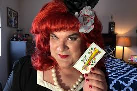 Too fun meeting Elliott with 2 Ts last night! #dragrace #area15