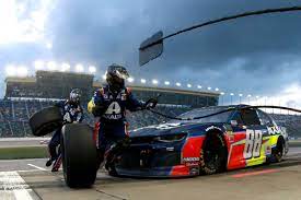 Ask john dodson, retired nascar pit crew member, and he'll say 6, though he'd be okay with 5 formula one pit stops take between two and three seconds. Nascar Pit Crew Member Killed In Honeymoon Crash Racing News Nascar Pit Crew Racing Nascar Cup Series
