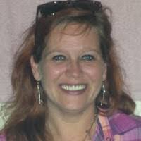 Lora Reynolds's Instagram, Twitter & Facebook