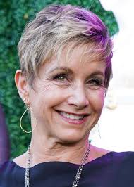 Gabrielle carteris lied about her age. Gabrielle Carteris 90210 Wiki Fandom