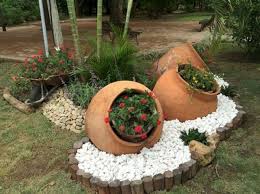 From small trees to fences, the backyard landscape should be a perfect oasis for your home.a collection of 30 ideas can be more then enough. Backyard Landscaping Ideas 20 Simple Designs On A Budget Famedecor Com