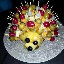 Das kannst du auch schon einen tag vorher. So Konnen Sie Einen Tollen Kaseigel Fur Die Nachste Party Selber Machen Kaseigel Kasespiesse Rezepte