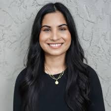 Caitlyn Farrell's Instagram, Twitter & Facebook