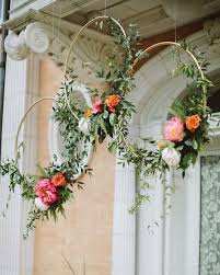 Kasnaklar Ve Yapay Cicekler Ile Yaraticiliginizi Konusturabilirsiniz Sizede Kucuk Bir Hobi Olur Mesajlar Geliyor Hemen Yapabilece Dugun Nisan Dugun Fikirleri