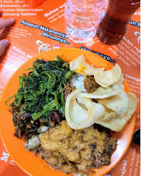 Warung ayam geprek ini mulai buka sejak. Nasi Uduk Bu Sum Tempatnya Pecinta Kuliner Malam Di Mangga Dua Gotravelly