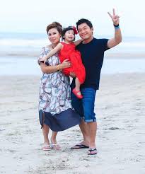 Diễn viên kinh quốc và vợ đại gia. 6 NÄƒm Lam Bá»' Ä'Æ¡n Than Kinh Quá»'c CÆ°á»›i Vá»£ Ä'áº¡i Gia Tin Tá»©c Online